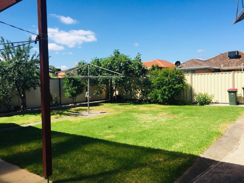 Avondale Heights, VIC - $190
