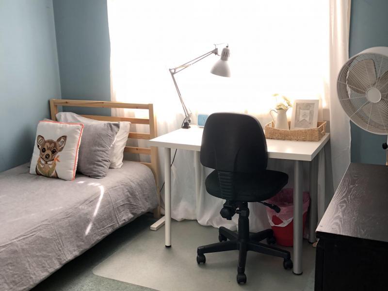 Single bedroom_2 (bed, lamp, desk, chair, fan, tallboy, wardrobe)